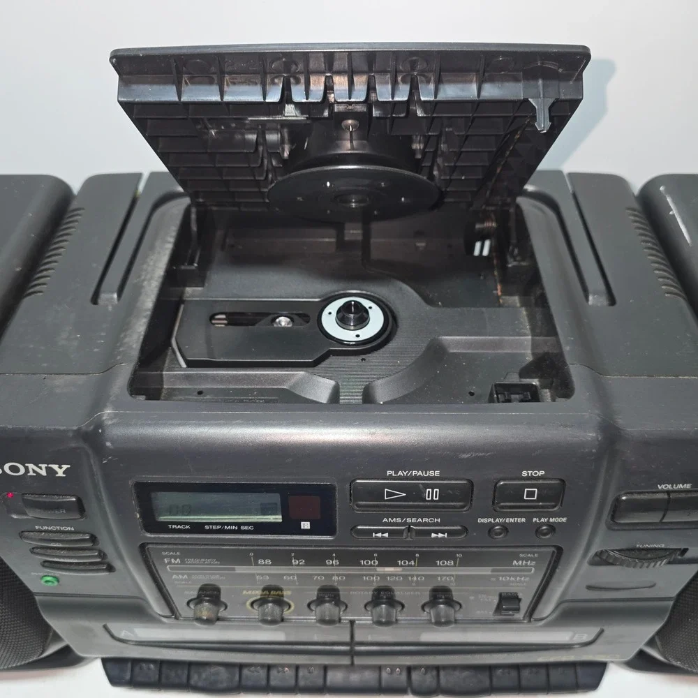 Sony CFD-550 CD Radio Dual Cass. Boombox Mega Bass Vintage 1995 For Parts/Repair